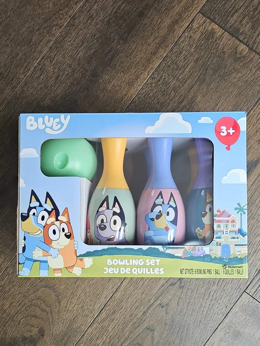 NIB OFFICIAL BLUEY BOWLING SET